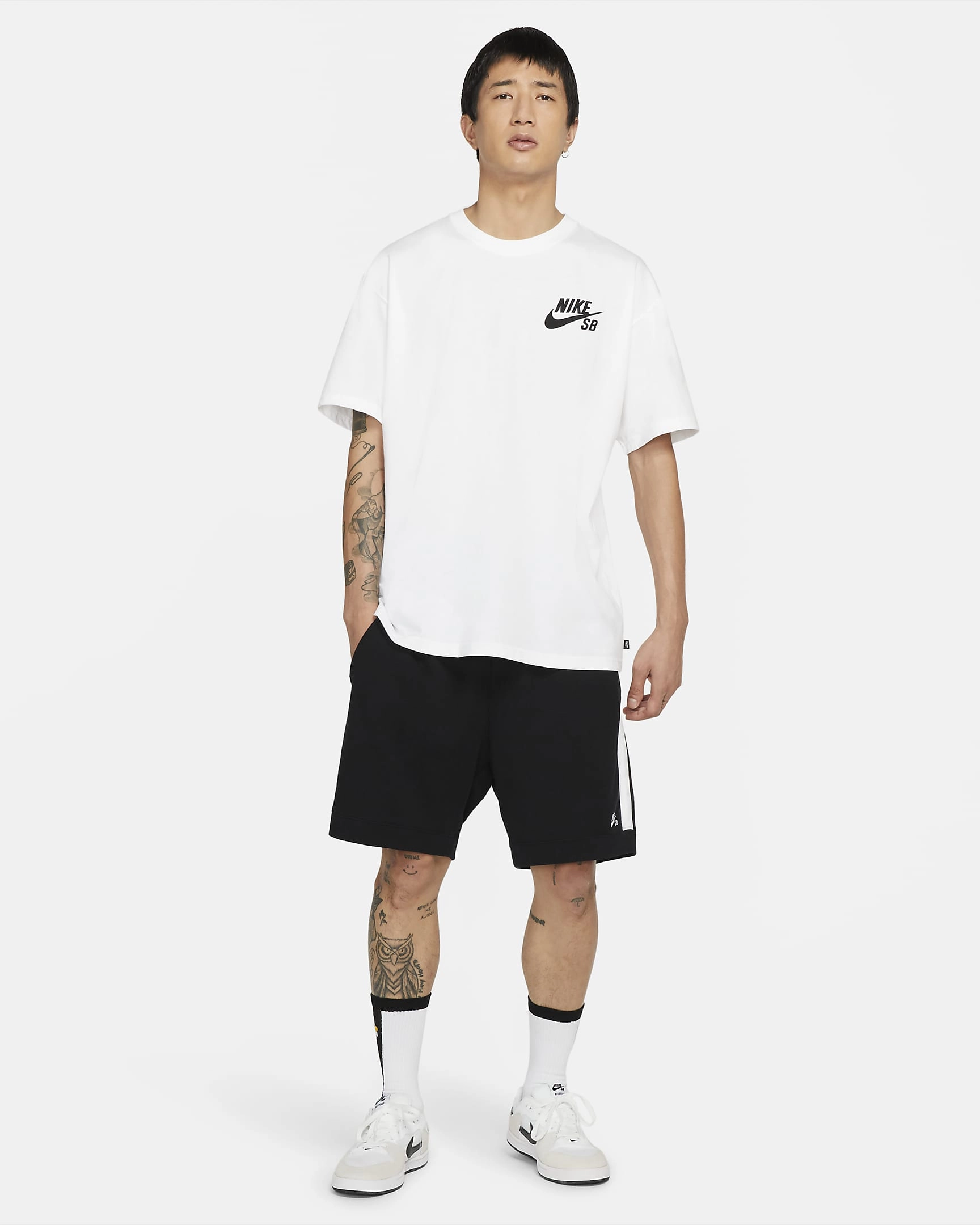 Léine T-shirt Nike SB: Buaicphointe Stíle don Saol Fánaíochta, Déanta le Grá don Spórt!